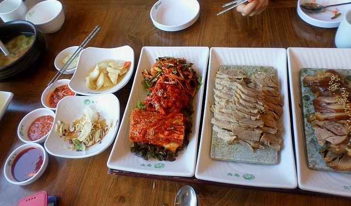 놀부보쌈과순두부 : 【지금까지이런구인은없었다】놀부보쌈용암점 홀써빙 직원 大모집... 상당구 / 놀부보쌈과순두부... 