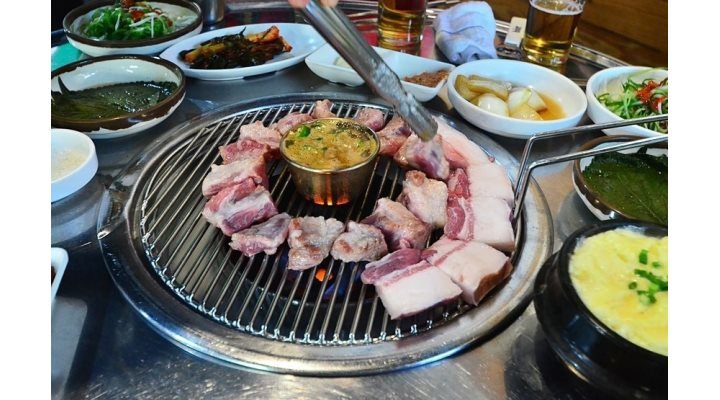 중문 칠돈가 : 【월250만~/홀서빙】휴게시간有【숙식제공】제주고기전문 - 알바천국, 쓸수록 천국 [알바천국] 제주 서귀포시 / 중문 칠돈가... 