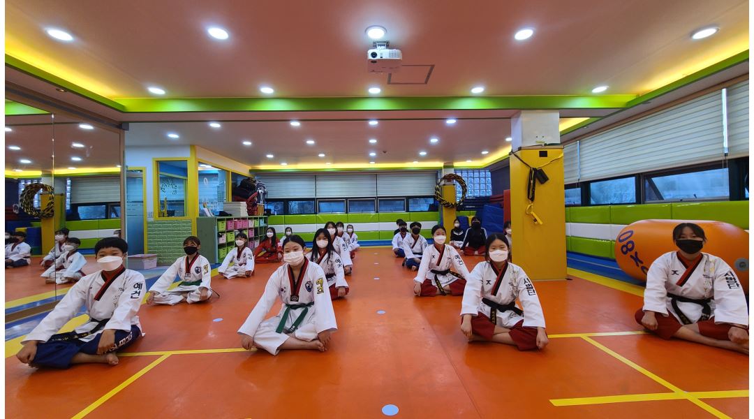 예건태권스쿨 : 태권도 사범님 모집합니다 - 알바천국 [알바천국] 서울 강동구 / 예건태권스쿨 / 태권도 사범님 모집합니다 / 2,000,000원