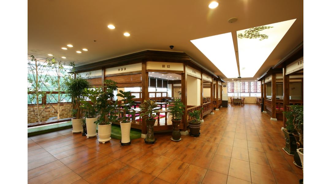 툇마루 : 홀써빙 오전반/11:30~2:30/오후반/5:30~9:00까지 구합니다... 북구 / 툇마루 / 홀써빙 오전반/11:30~2:30/오후반/5:30~9:00까지... 