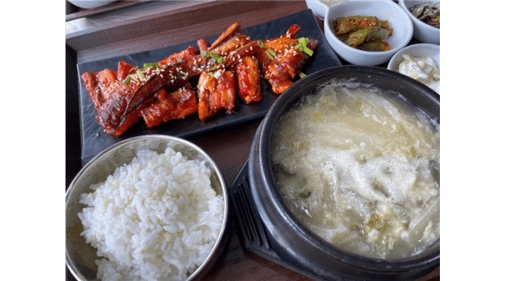 해송칠암붕장어 : 홀서빙 - 알바천국 [알바천국]부산 기장군 / 해송칠암붕장어 / 홀서빙 / 11,000원