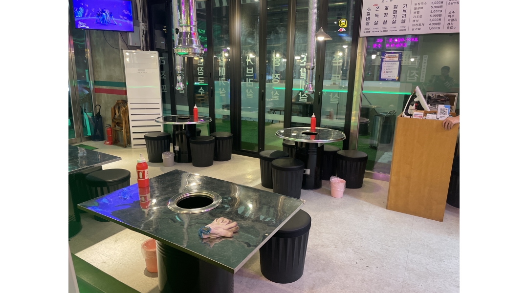 돝집 : 거북섬 돝집 홀서빙 직원 구합니다 - 알바천국 [알바천국]경기 시흥시 / 돝집 / 거북섬 돝집 홀서빙 직원 구합니다 / 13,000원