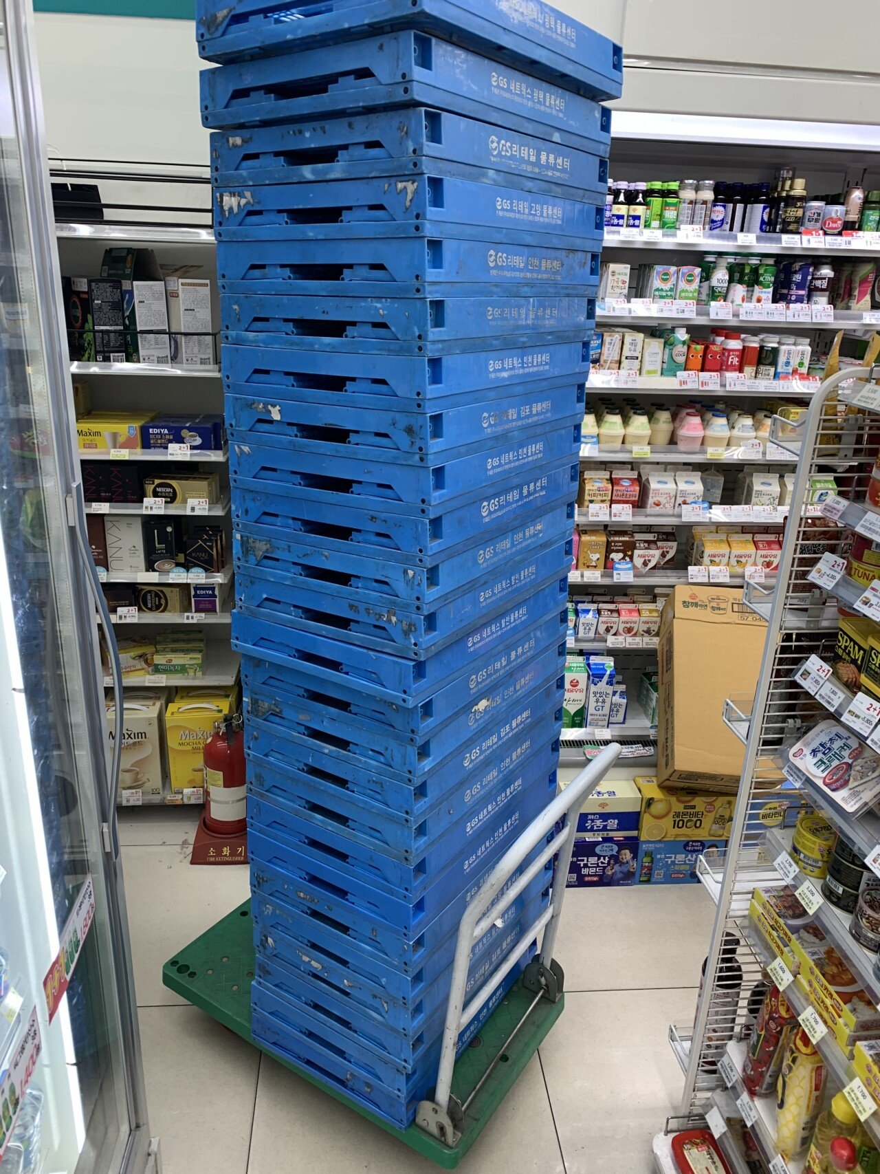 동네알바톡: 편의점 사장이 애들 관리 잘 못했음 + 물류 장난아님 - 알바천국